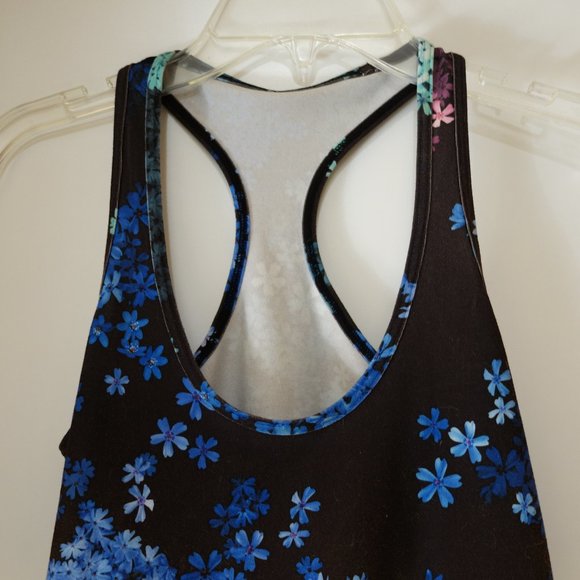 Lululemon Petal Pop tank top in black w teal, blue & pink floral print size 2-4 - Picture 4 of 12